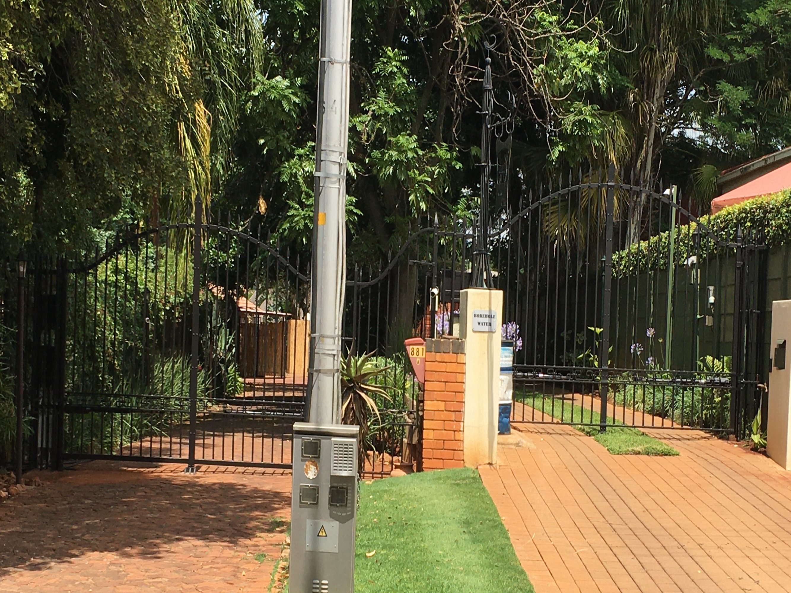 DrivewayGate4