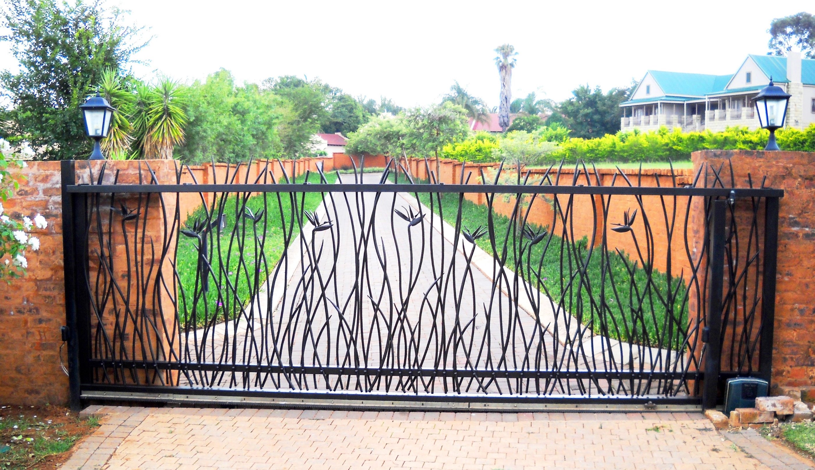 Driveway gate